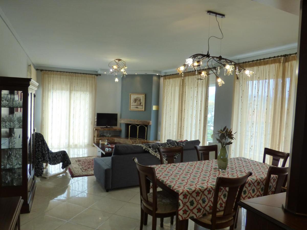 Old City View Apartment Volos Bagian luar foto