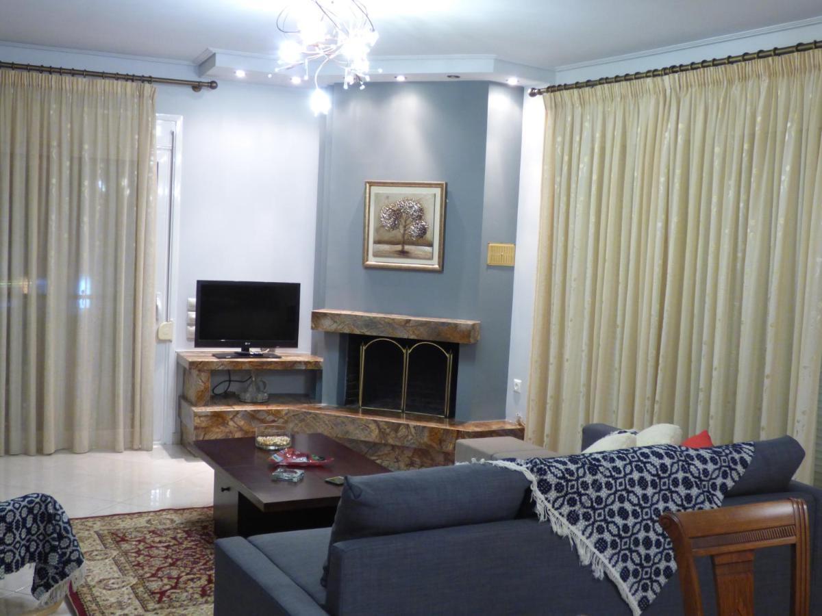 Old City View Apartment Volos Bagian luar foto